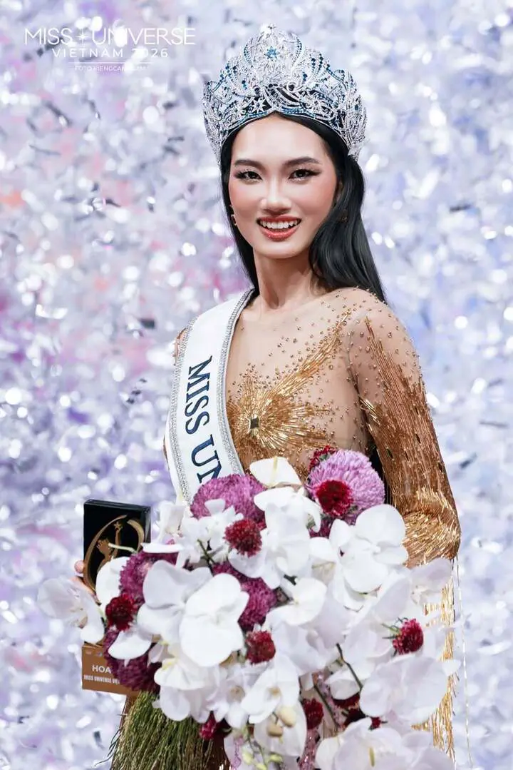 Hoa hậu Quỳnh Anh xin lỗi về ồn ào nhóm chat nói xấu