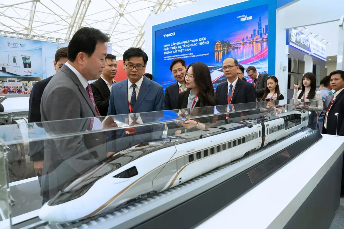 Hé lộ mô hình tàu cao tốc của Thaco, dài hơn 200 m, tốc độ 370 km/h