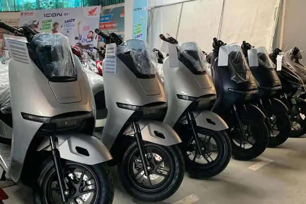 Giá xe máy điện Honda UC3 lắp ráp trong nước mới về đại lý