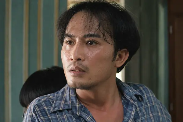 Doãn Quốc Đam nhận sai, xin lỗi bạn diễn vì cảnh quay ngoài kịch bản