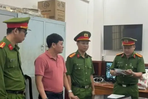 Bắt tạm giam cựu nhân viên ngân hàng lừa đảo hơn 70 tỷ đồng