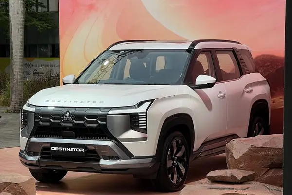 10 mẫu xe động cơ đốt trong bán chạy nhất thị trường 9 tháng đầu năm 2026