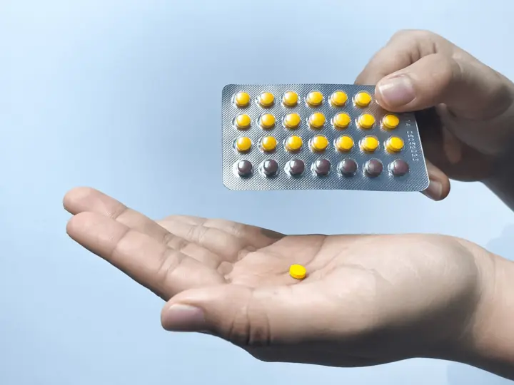 Tự dùng thuốc tránh thai 10 tháng, người phụ nữ 36 tuổi bị thuyên tắc phổi