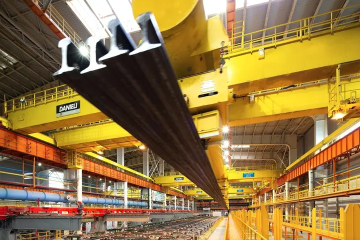 VinMetal hợp tác Danieli sản xuất thép ray đường sắt cao tốc và đô thị Việt Nam