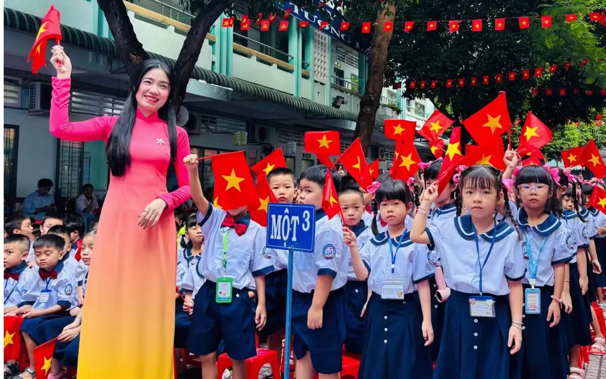 Bộ Nội vụ nghiên cứu chế độ đặc thù cho cán bộ quản lý trường trên 100 lớp
