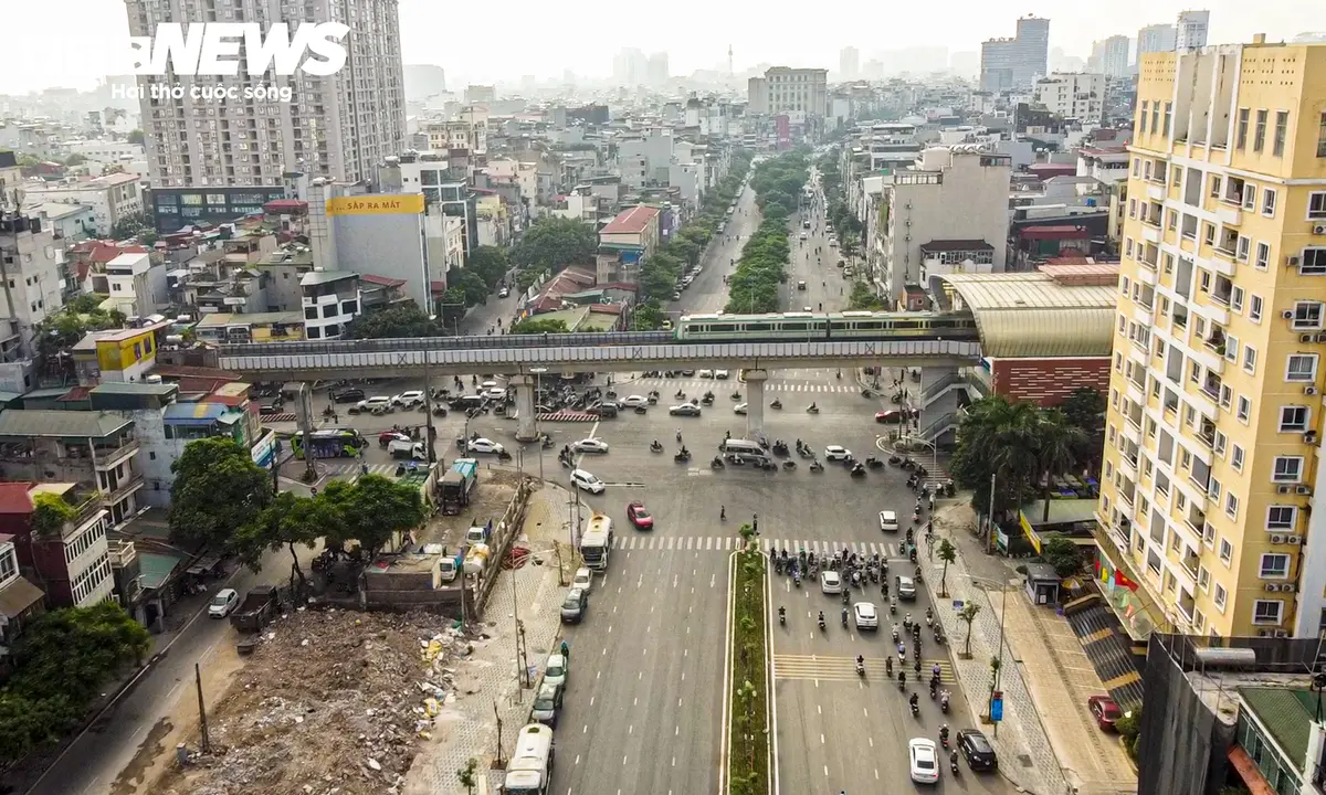 Bãi đỗ xe 4 mặt tiền giữa Vành đai 1 Hà Nội dần thành hình
