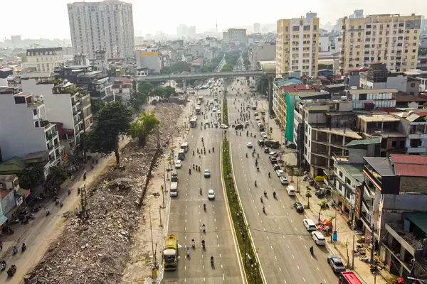 Bãi đỗ xe 4 mặt tiền giữa Vành đai 1 Hà Nội dần thành hình