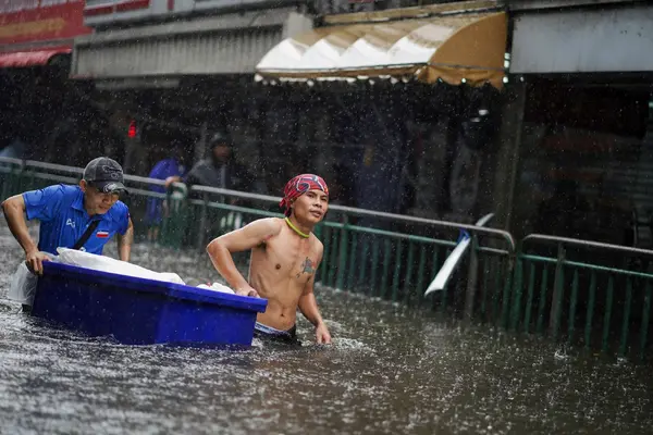 Du lịch Thái Lan lo thất thu vì ngập lụt