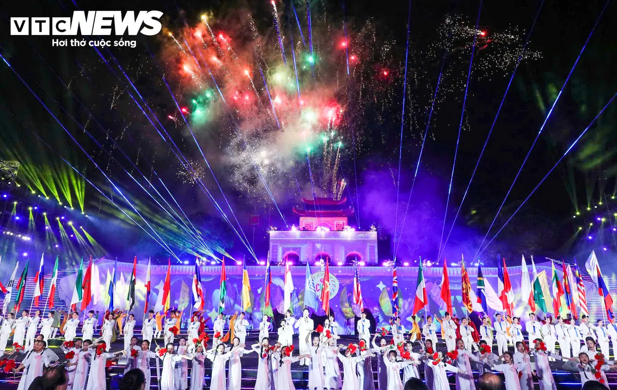 Nghệ sĩ quốc tế và Việt Nam tỏa sáng tại Lễ hội Văn hóa thế giới 2026