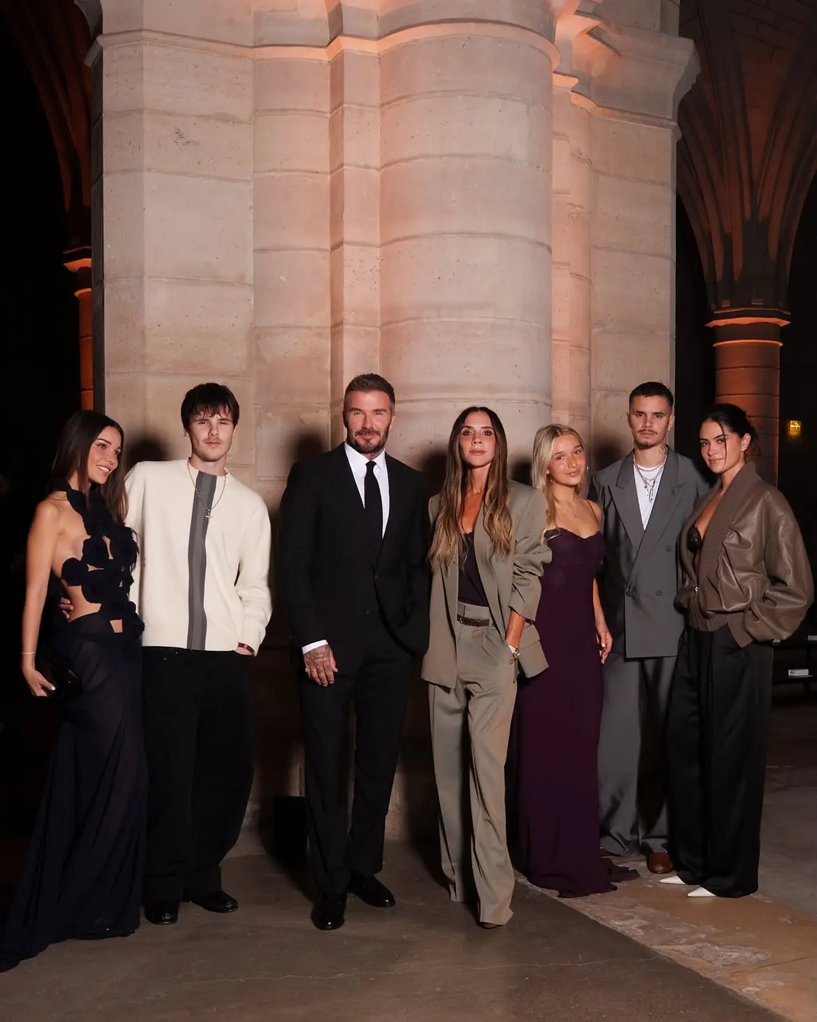 Gia đình Beckham tránh mặt nhau ở Paris