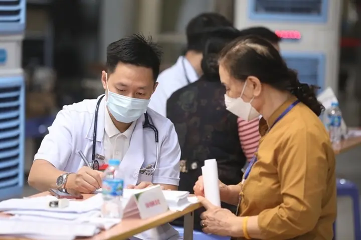 Bộ Y tế trả lời kiến nghị tăng mức hưởng BHYT cho người nghỉ hưu trên 75 tuổi