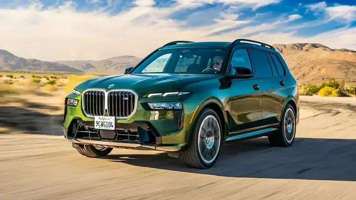 Tin xe 5/10: BMW ấp ủ SUV lớn hơn X7, hé lộ 1 Series thuần điện