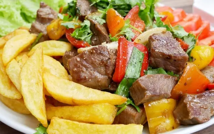 Cách làm bò lúc lắc mềm, mọng như nhà hàng
