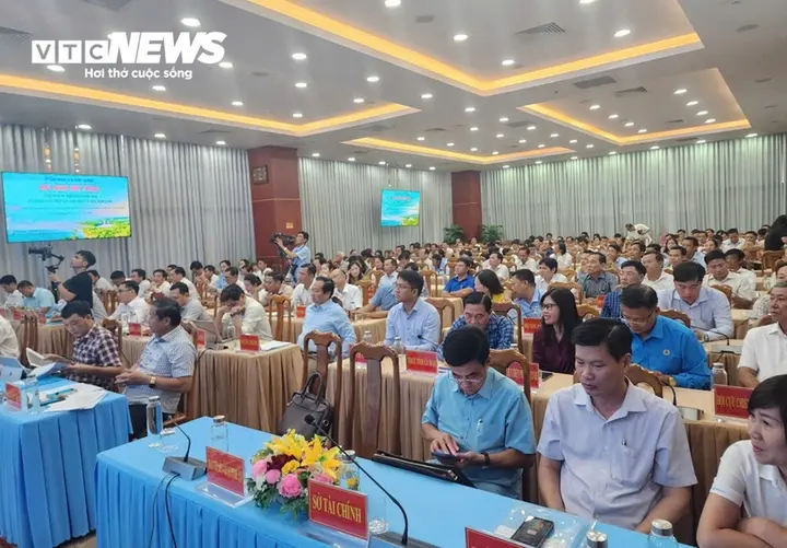 Đối thoại với nông dân, Cà Mau tìm lời giải cho phát triển nông nghiệp