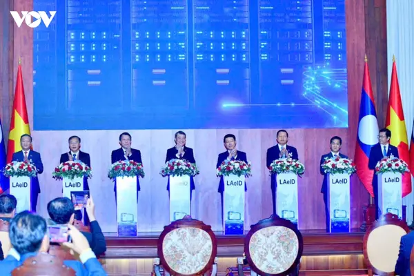 Việt Nam bàn giao hệ thống quản lý dân cư và căn cước công dân tại Lào