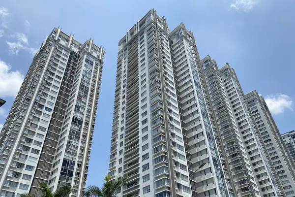 Lượng tiêu thụ căn hộ, đất nền ở TP.HCM và vùng phụ cận giảm đến 66%