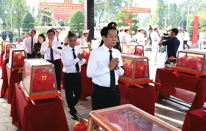 Cần Thơ tổ chức Lễ viếng, truy điệu và an táng 120 hài cốt liệt sĩ