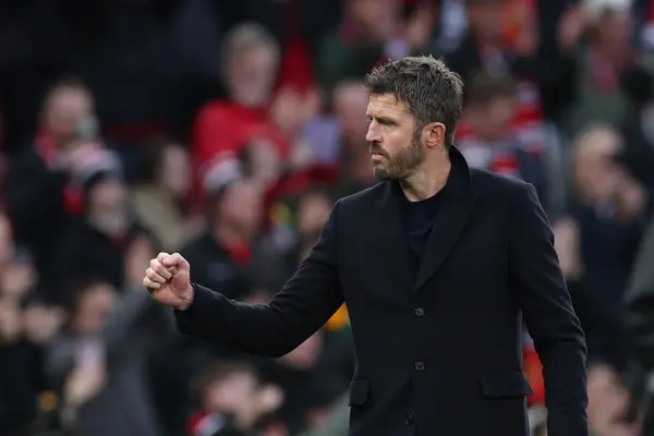 Carrick hết đường lùi ở Madrid