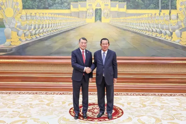 Thủ tướng hội kiến Chủ tịch CPP, Chủ tịch Thượng viện Campuchia Hun Sen