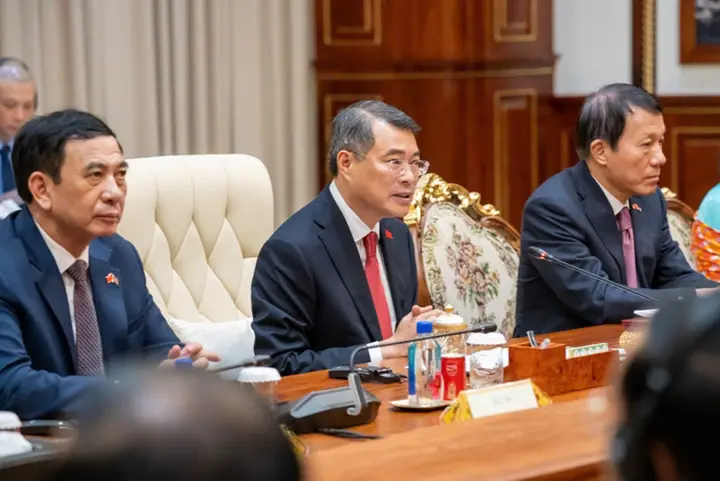 Thủ tướng hội kiến Chủ tịch CPP, Chủ tịch Thượng viện Campuchia Hun Sen