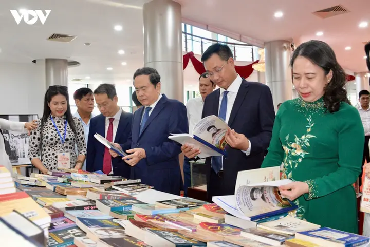 Chủ tịch Quốc hội dự Lễ kỷ niệm 150 năm Ngày sinh cụ Huỳnh Thúc Kháng