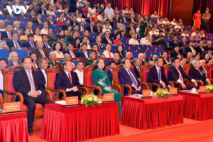 Chủ tịch Quốc hội dự Lễ kỷ niệm 150 năm Ngày sinh cụ Huỳnh Thúc Kháng