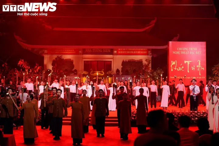Xúc động lời tri ân, tưởng nhớ các anh hùng liệt sĩ tại công viên Lê Thị Riêng