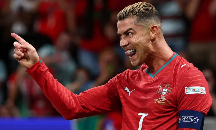 Ronaldo sẵn sàng trở lại đội tuyển Bồ Đào Nha, yêu cầu xử phạt chính mình