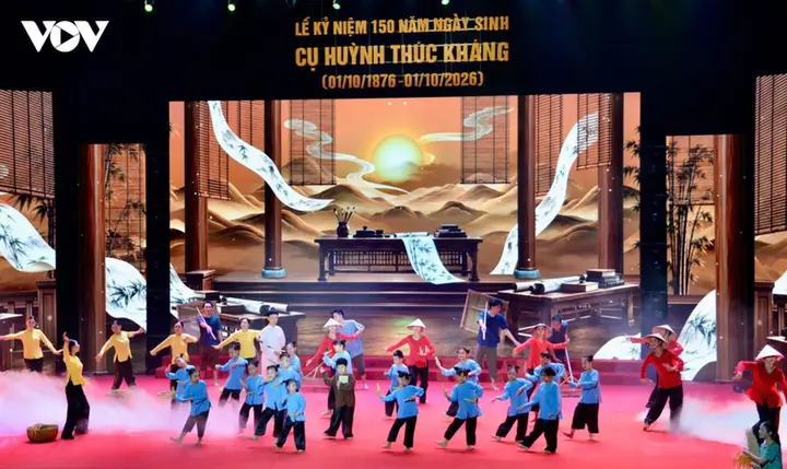 Chủ tịch Quốc hội dự Lễ kỷ niệm 150 năm Ngày sinh cụ Huỳnh Thúc Kháng