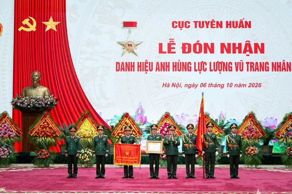 Cục Tuyên huấn đón nhận danh hiệu Anh hùng Lực lượng vũ trang Nhân dân