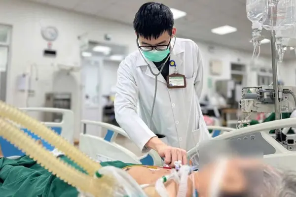 Sốt 38°C, bệnh nhân cúm A vẫn rơi vào suy hô hấp nặng, phải thở máy