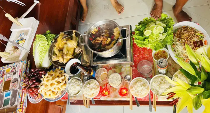 Hình ảnh đồng bào Khmer đón mừng Lễ Sene Dolta đầm ấm, hạnh phúc