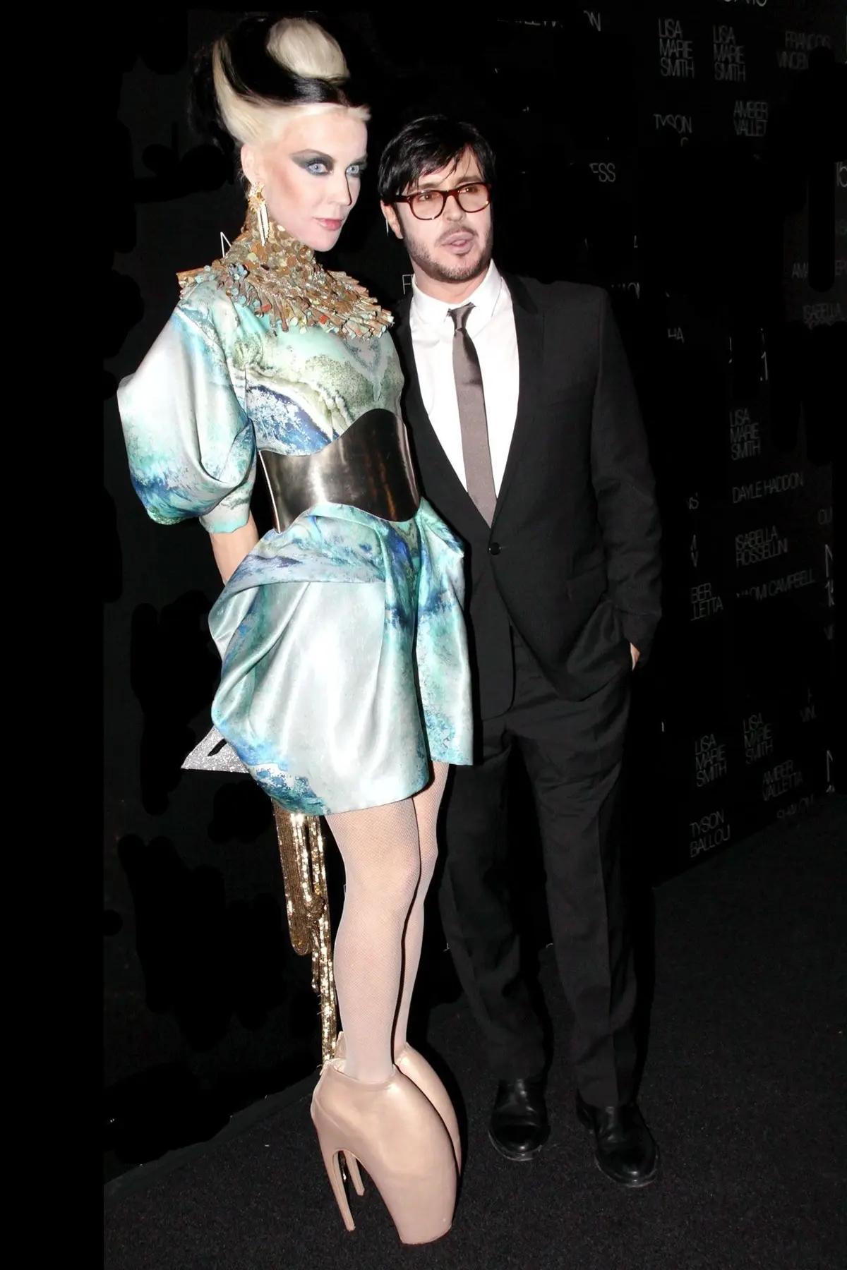 Giày dép ngày càng kỳ dị