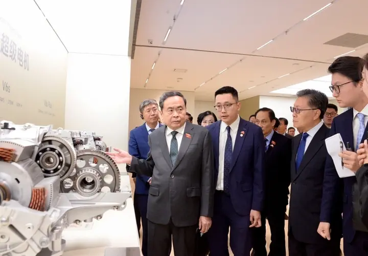 Chủ tịch Quốc hội mời gọi doanh nghiệp công nghệ Trung Quốc đầu tư tại Việt Nam