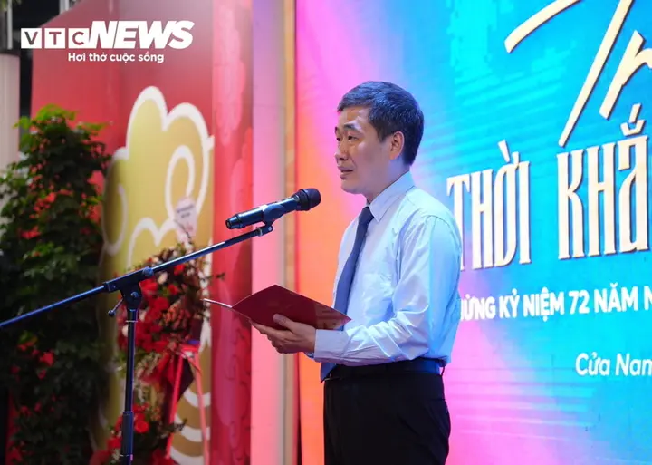 'Trở về thời khắc thiêng liêng' ở Hà Nội: Hiểu lịch sử để thêm yêu đất nước