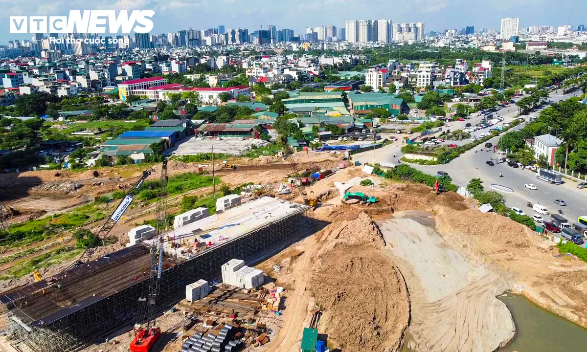 Nút giao 786 tỷ đồng ở Hà Nội đúc phiến dầm đầu tiên sau nhiều năm đình trệ