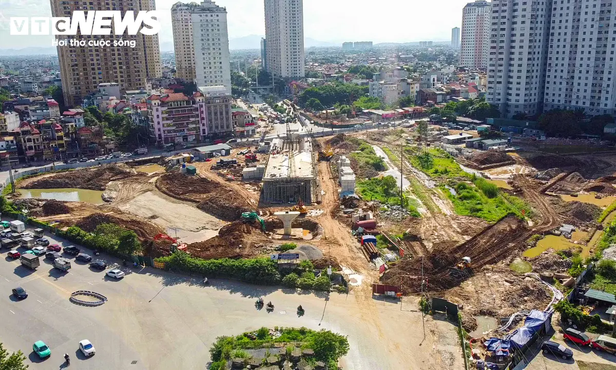 Nút giao 786 tỷ đồng ở Hà Nội đúc phiến dầm đầu tiên sau nhiều năm đình trệ