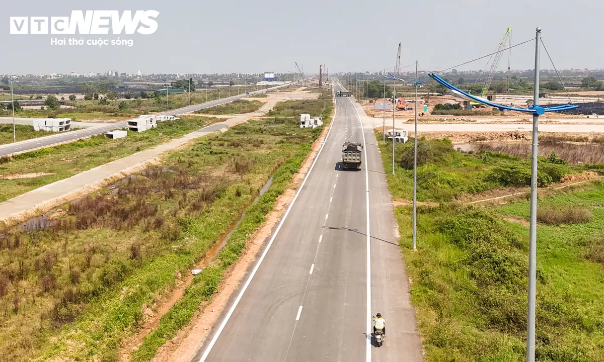 Diện mạo đường song hành Vành đai 4 qua Hà Nội thông xe kỹ thuật ngày 10/10
