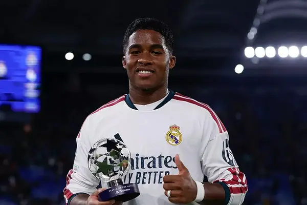 Endrick đang đẩy Vinicius vào thế khó ở Real Madrid