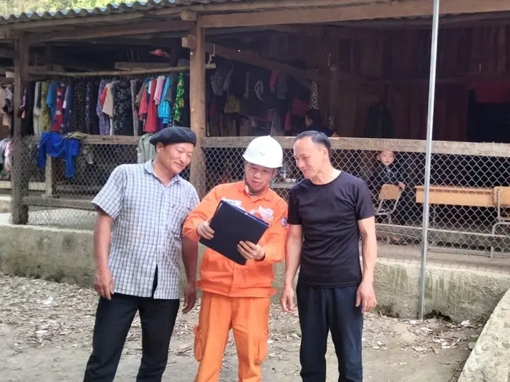 Thắp sáng 'vùng lõm', mở đường tương lai: Xây dựng công dân số, gia đình số