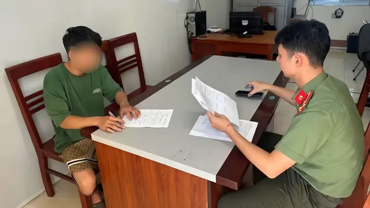 Thanh niên bị phạt 12,5 triệu đồng vì livestream xúc phạm chủ tịch xã