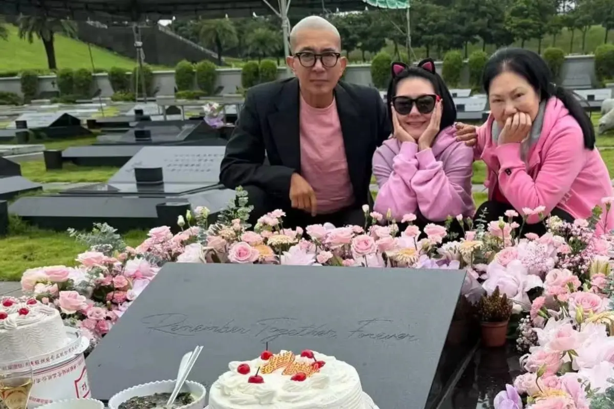 DJ Koo viếng mộ Từ Hy Viên