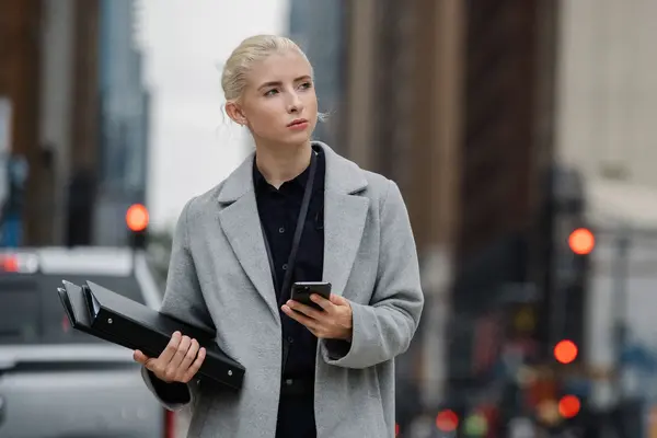 80% Gen Z Mỹ phải làm thêm việc để đủ sống