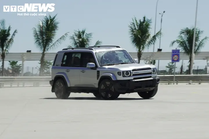 ICaur V27 sắp ra mắt Việt Nam: SUV EREV dáng hầm hố mạnh hơn 400 mã lực