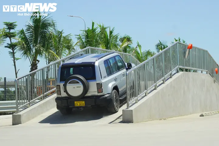 ICaur V27 sắp ra mắt Việt Nam: SUV EREV dáng hầm hố mạnh hơn 400 mã lực