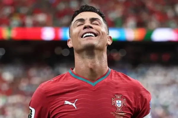 Viễn cảnh Ronaldo làm cầu thủ kiêm HLV Bồ Đào Nha