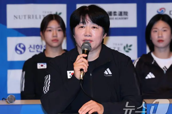 HLV judo Hàn Quốc từ chức vì khiến võ sĩ nôn, quỳ xin thi đấu tại ASIAD