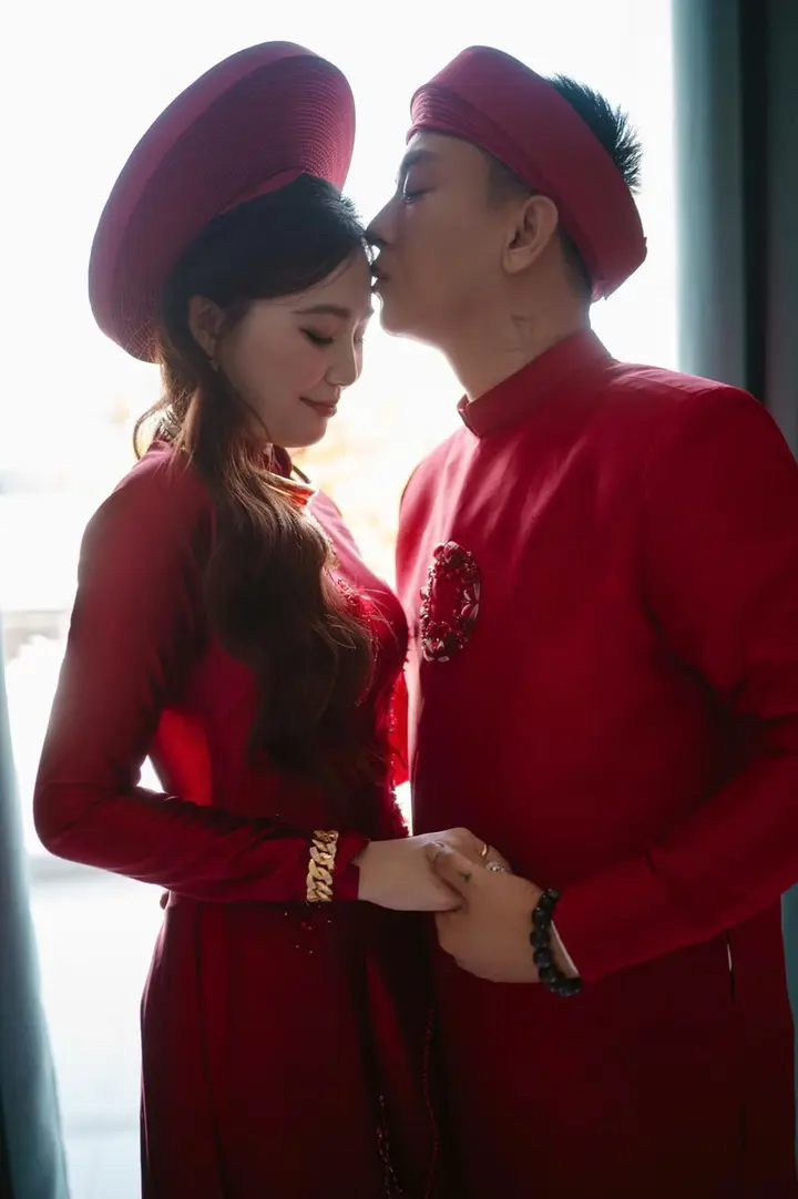 Những hình ảnh chưa được hé lộ trong đám cưới của Hoài Lâm