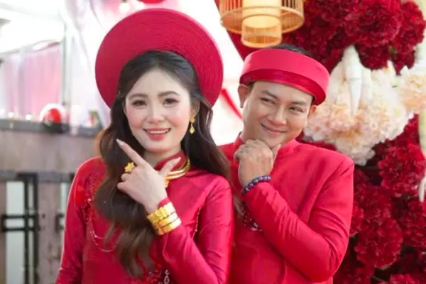 Những hình ảnh chưa được hé lộ trong đám cưới của Hoài Lâm