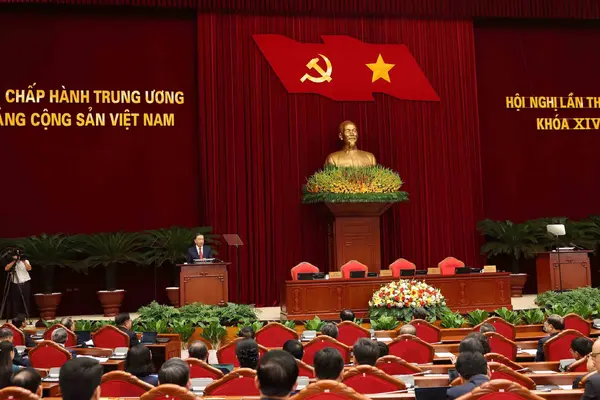 Trung ương thống nhất quan điểm tạo điều kiện để đảng viên làm giàu chính đáng